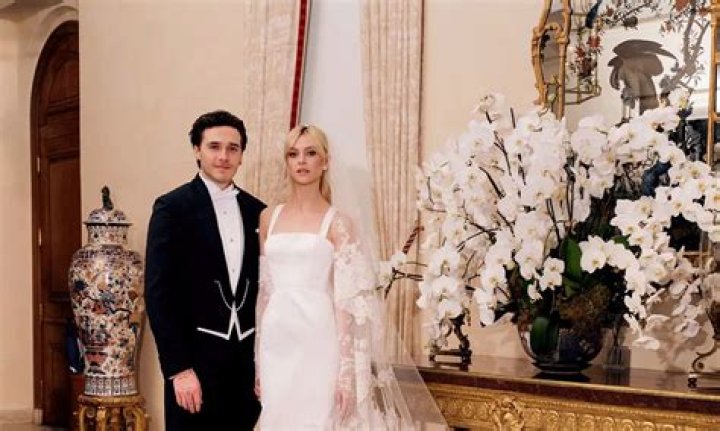 Are nicola peltz and brooklyn beckham married?
