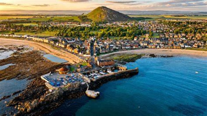 Did berwick used to be in scotland?