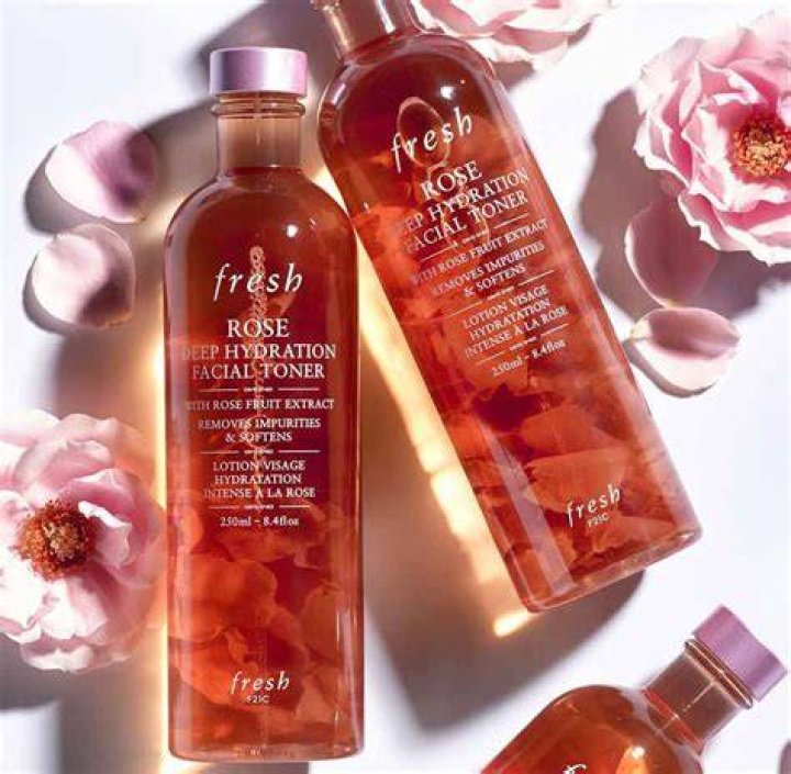 Does fresh rose toner have alcohol?