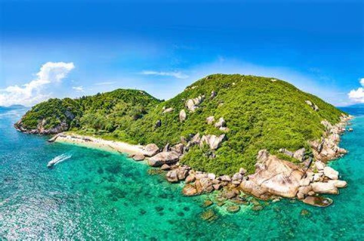 Was hainan part of vietnam?