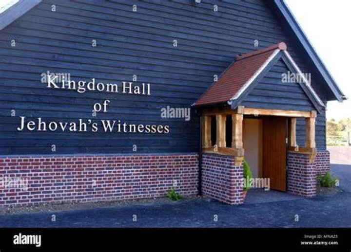 Who is the founder of jehovah witness church?